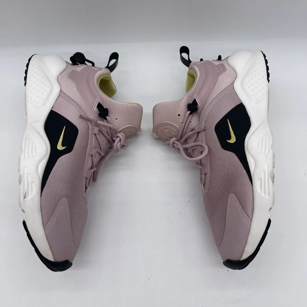 Nike AO3172-500 Air Huarache City Move Women's Size 9 Running Shoes 'Plum Chalk'